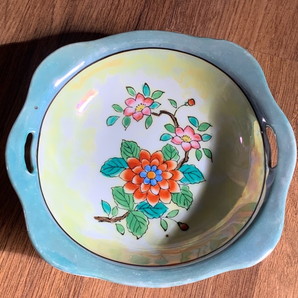 Painted Floral Dish (Japan) - Picture 1 of 9